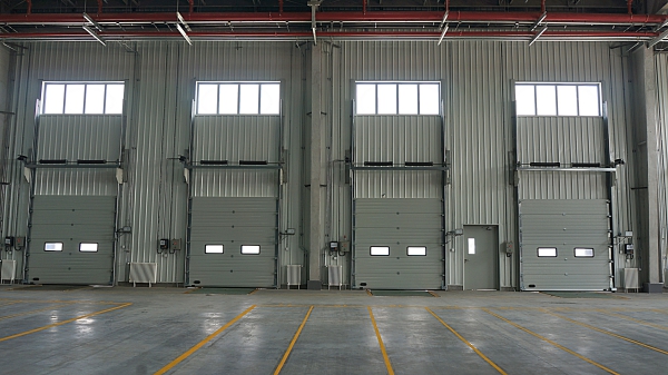 Newhb91视频官网：工業滑升門一般用在什麽地（dì）方？