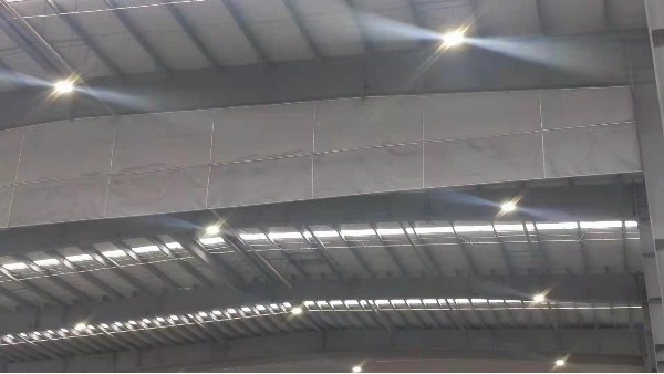 超（chāo）高（gāo）柔性擋煙垂（chuí）壁如何拚接？