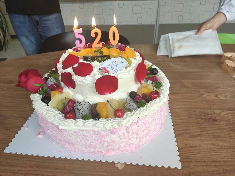 Newhb91视频官网員工生日蛋糕（gāo）